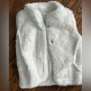 Carters white fuzzy vest size 5